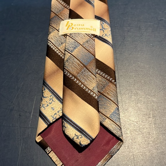 Vintage Beau Brummell men’s necktie 58” long by 3.5” wide 100% polyester - Picture 3 of 5
